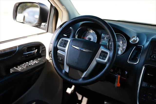2015 Chrysler Town & Country Touring