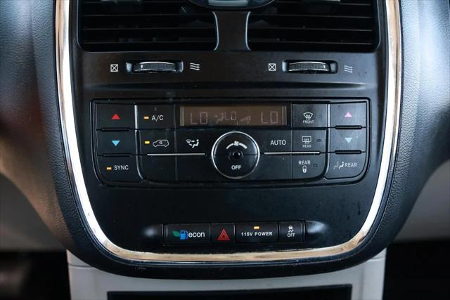 2015 Chrysler Town & Country Touring