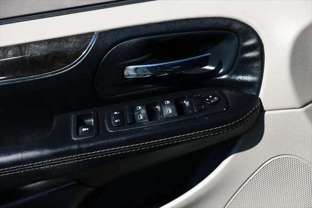 2015 Chrysler Town & Country Touring