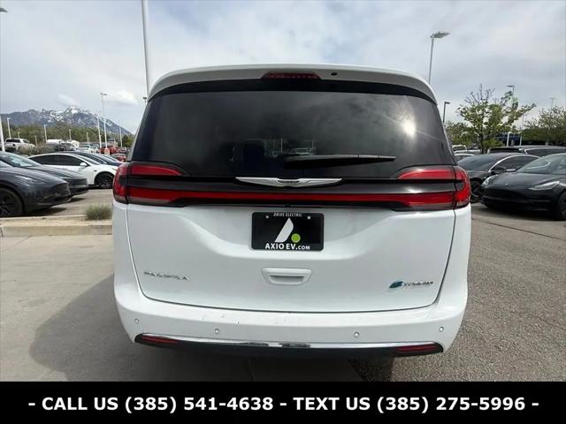 2024 Chrysler Pacifica Hybrid Select