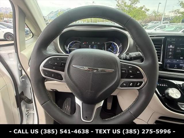 2024 Chrysler Pacifica Hybrid Select