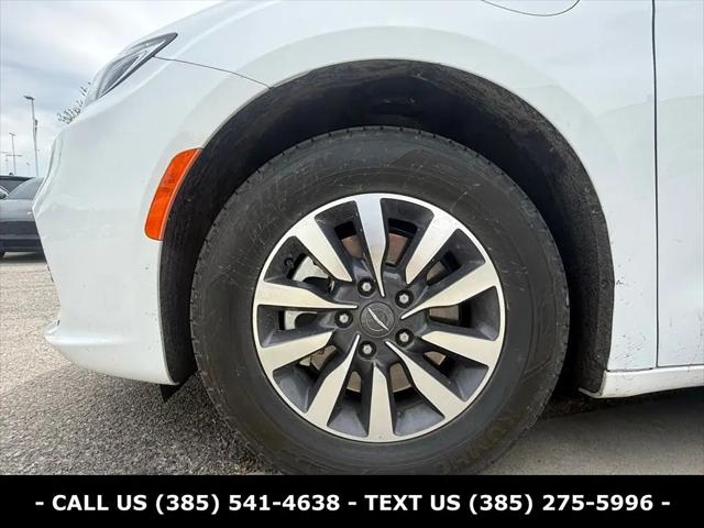 2024 Chrysler Pacifica Hybrid Select