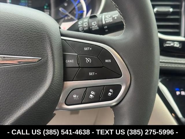 2024 Chrysler Pacifica Hybrid Select