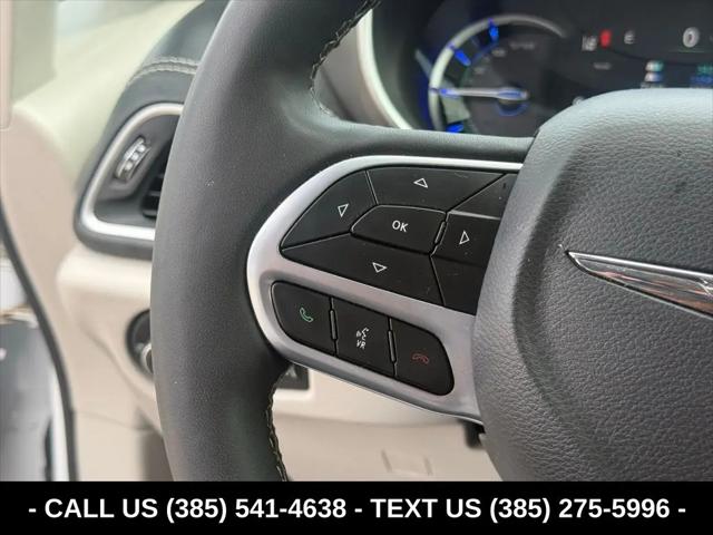 2024 Chrysler Pacifica Hybrid Select