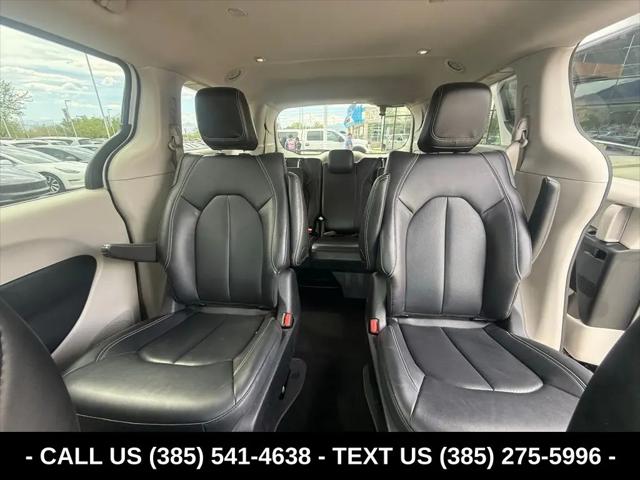 2024 Chrysler Pacifica Hybrid Select