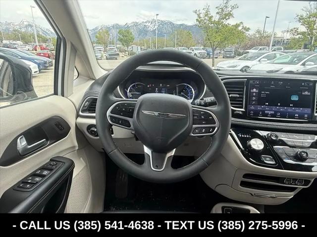 2024 Chrysler Pacifica Hybrid Select