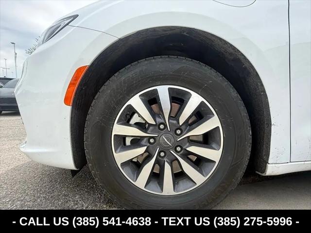 2024 Chrysler Pacifica Hybrid Select