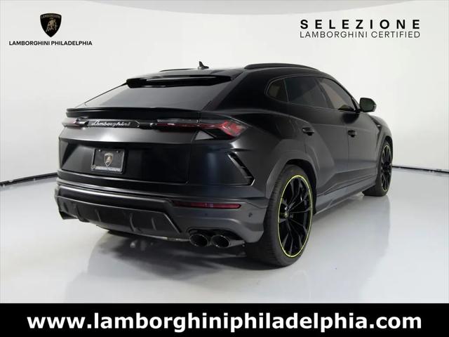 2022 Lamborghini Urus Graphite Capsule
