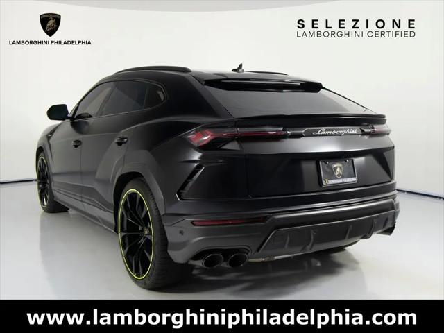 2022 Lamborghini Urus Graphite Capsule