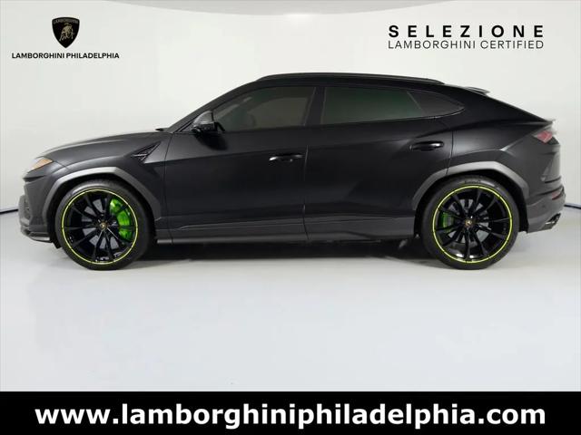 2022 Lamborghini Urus Graphite Capsule