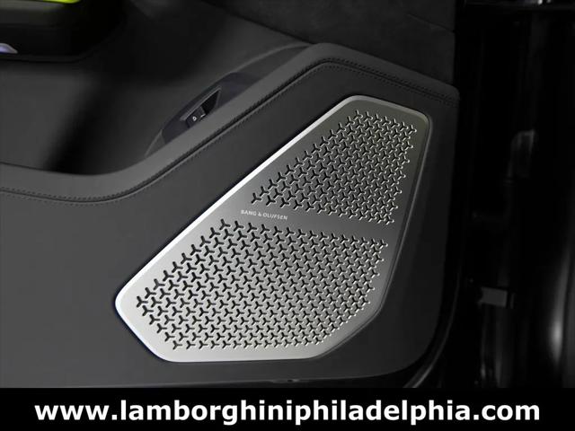 2022 Lamborghini Urus Graphite Capsule