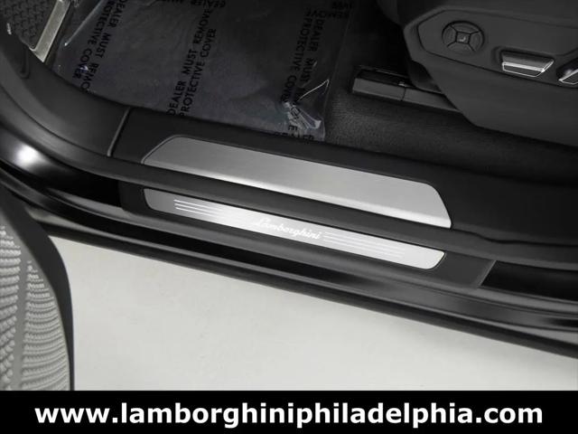 2022 Lamborghini Urus Graphite Capsule