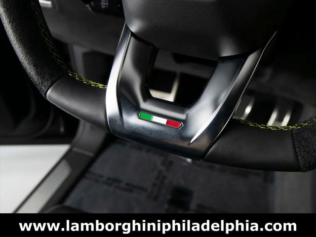 2022 Lamborghini Urus Graphite Capsule