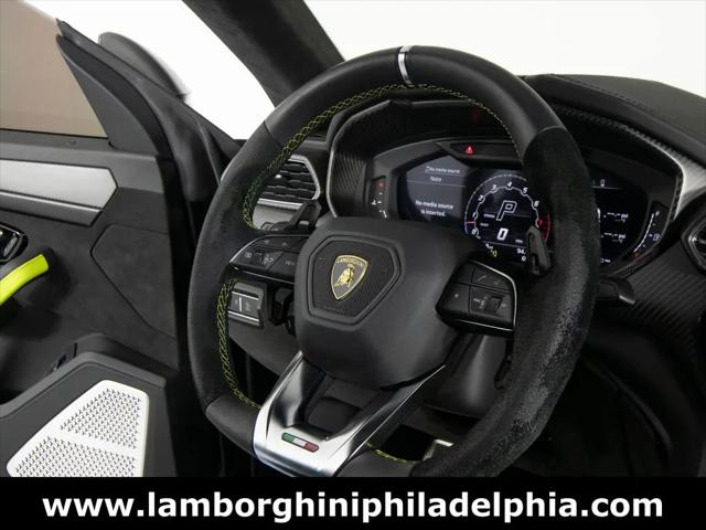 2022 Lamborghini Urus Graphite Capsule