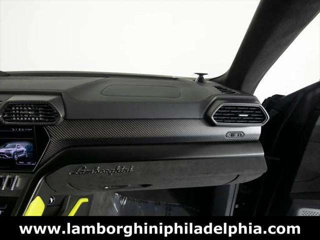 2022 Lamborghini Urus Graphite Capsule