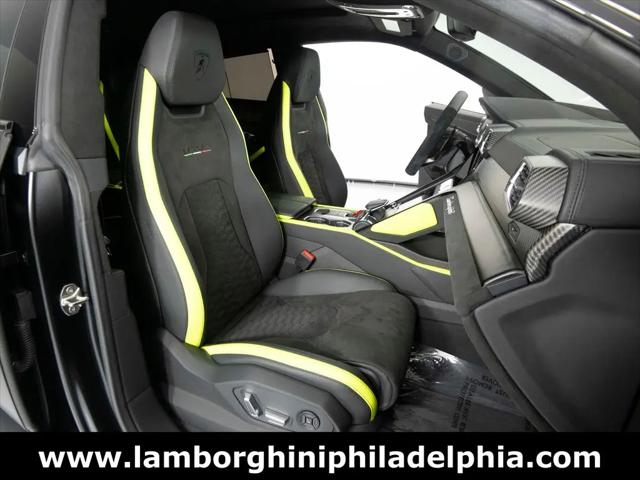 2022 Lamborghini Urus Graphite Capsule