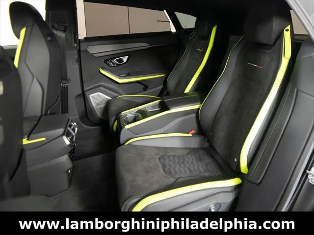 2022 Lamborghini Urus Graphite Capsule