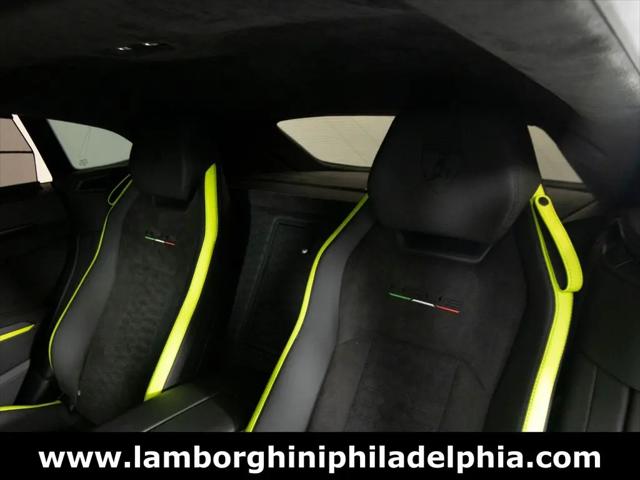 2022 Lamborghini Urus Graphite Capsule