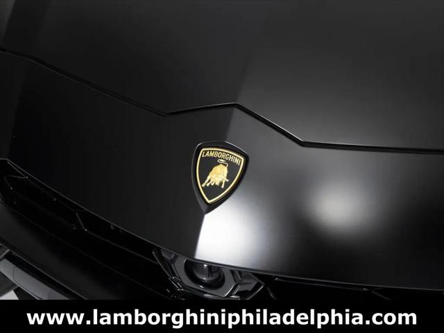 2022 Lamborghini Urus Graphite Capsule