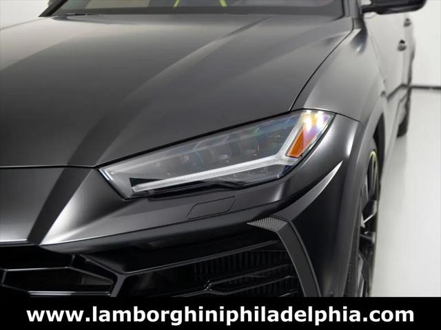 2022 Lamborghini Urus Graphite Capsule