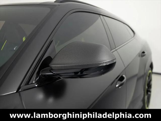 2022 Lamborghini Urus Graphite Capsule