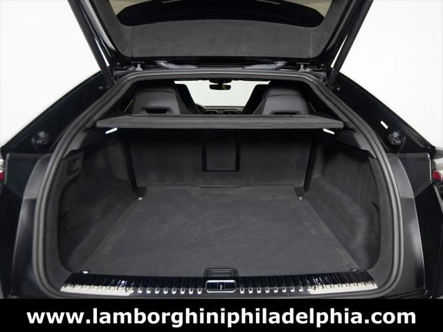 2022 Lamborghini Urus Graphite Capsule