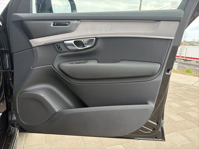 2026 Volvo XC90 Plug-In Hybrid Ultra, T8 AWD, Electric/Gasoline, Bright, 7 Seats