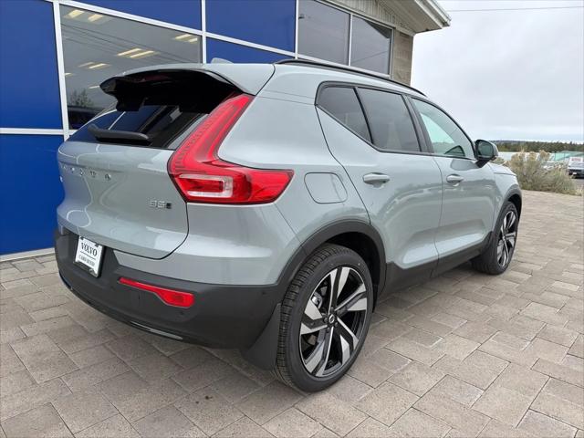 2026 Volvo XC40 Plus, B5 AWD Gas (mild hybrid), Dark