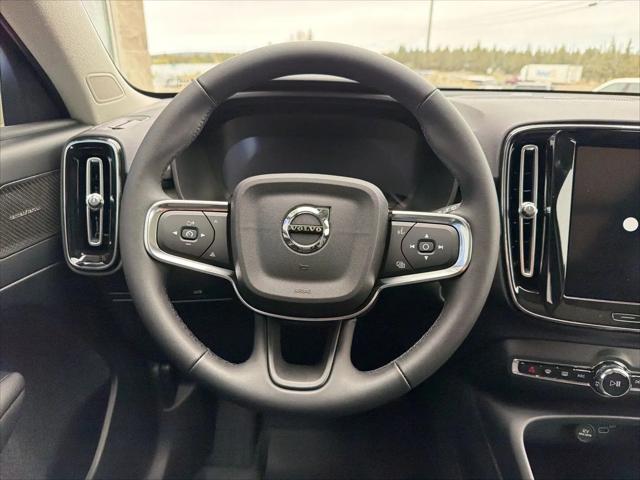 2026 Volvo XC40 Plus, B5 AWD Gas (mild hybrid), Dark