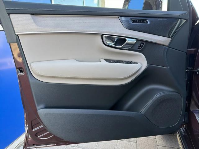2026 Volvo XC90 Plug-In Hybrid Ultra, T8 AWD, Electric/Gasoline, Bright, 7 Seats