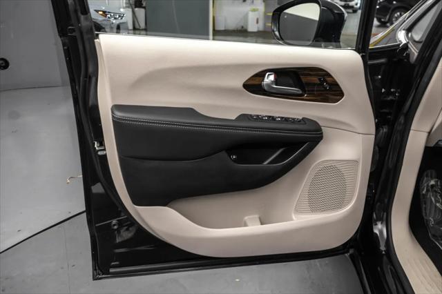 2023 Chrysler Pacifica Hybrid Limited