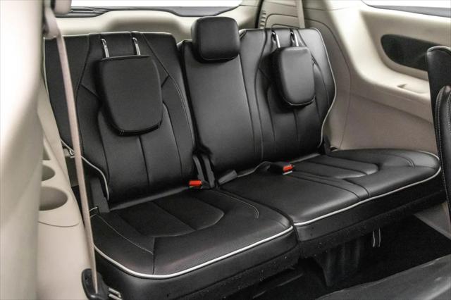 2023 Chrysler Pacifica Hybrid Limited