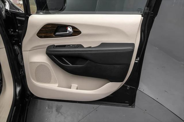 2023 Chrysler Pacifica Hybrid Limited