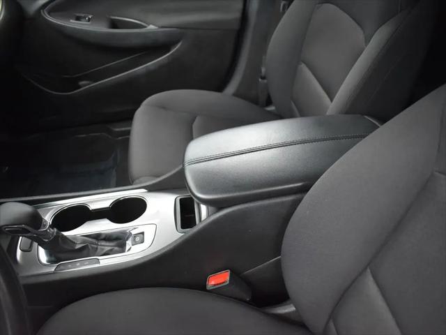 2022 Chevrolet Malibu FWD LT