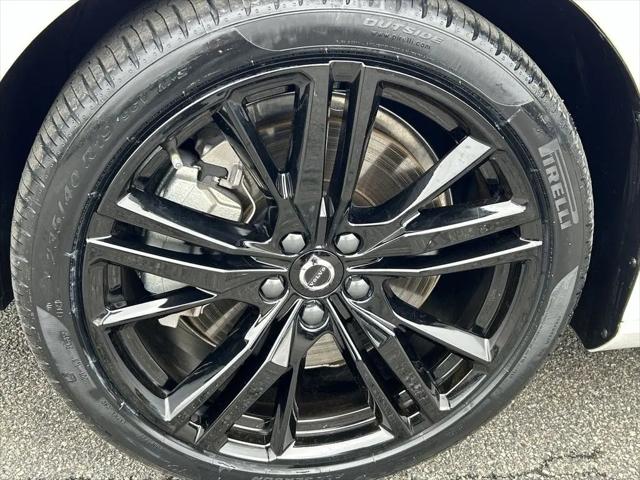 2025 Volvo S60 T8 Ultra Black Edition