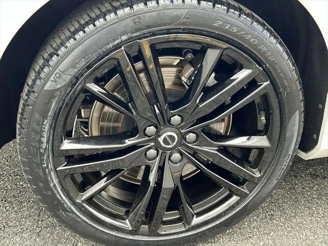 2025 Volvo S60 T8 Ultra Black Edition