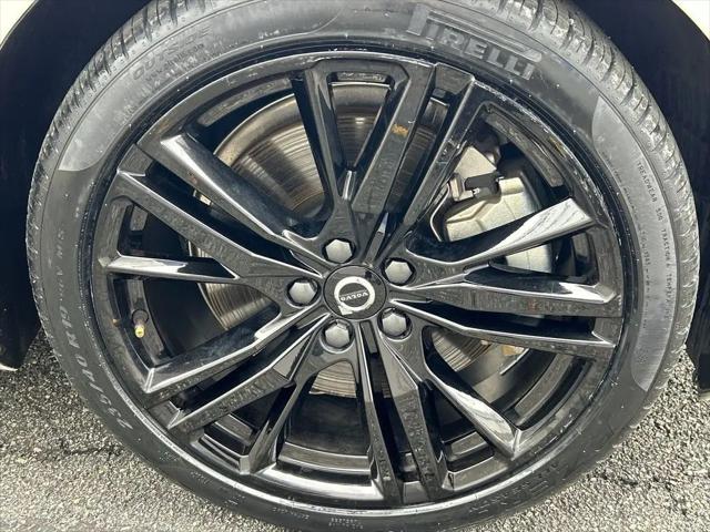 2025 Volvo S60 T8 Ultra Black Edition