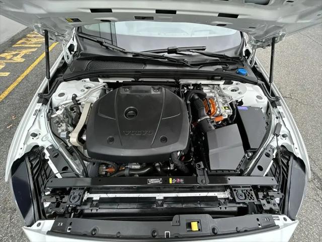 2025 Volvo S60 T8 Ultra Black Edition