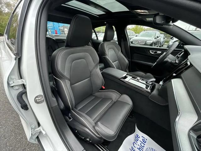 2025 Volvo S60 T8 Ultra Black Edition