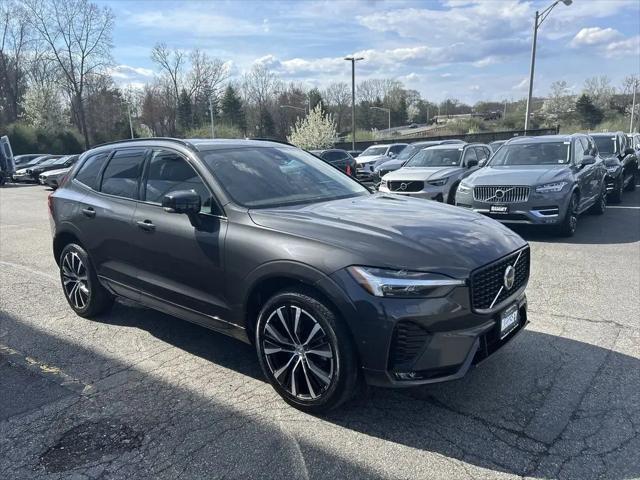 2023 Volvo XC60 B5 Plus Dark Theme