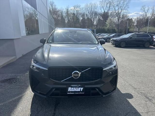 2023 Volvo XC60 B5 Plus Dark Theme