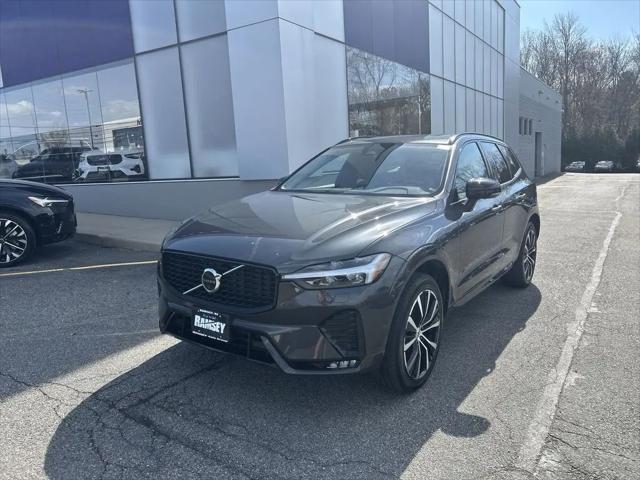 2023 Volvo XC60 B5 Plus Dark Theme