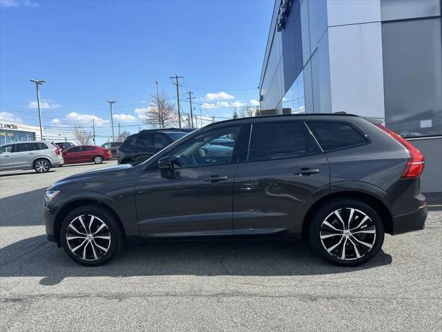 2023 Volvo XC60 B5 Plus Dark Theme