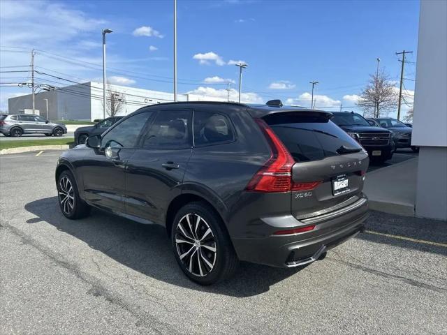 2023 Volvo XC60 B5 Plus Dark Theme