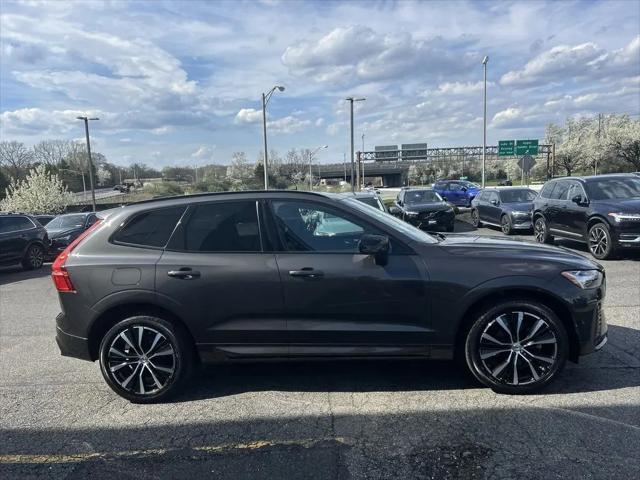 2023 Volvo XC60 B5 Plus Dark Theme