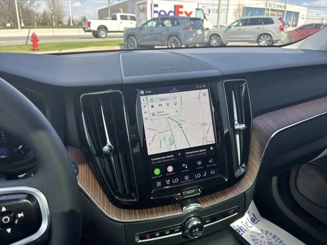 2023 Volvo XC60 B5 Plus Dark Theme