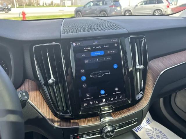 2023 Volvo XC60 B5 Plus Dark Theme