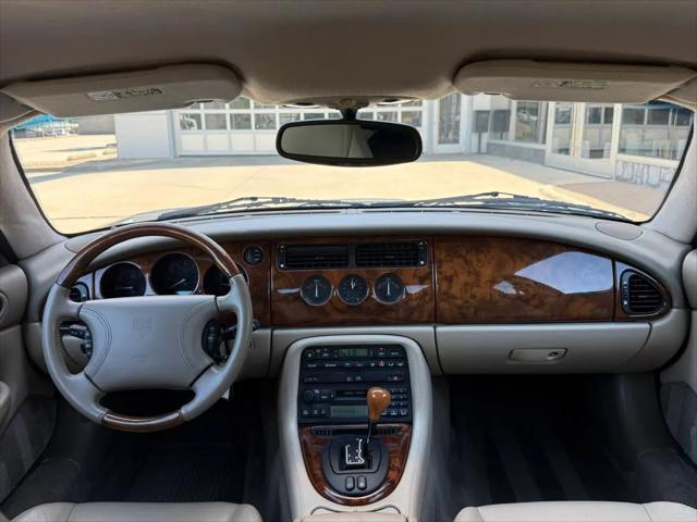 1998 Jaguar XK8 Standard