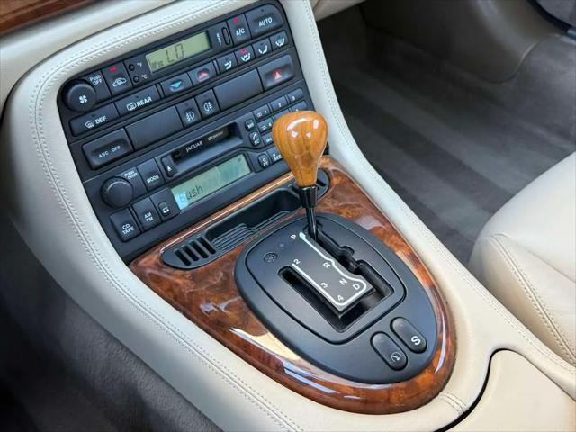 1998 Jaguar XK8 Standard