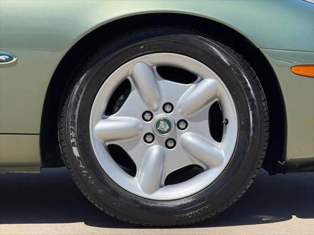 1998 Jaguar XK8 Standard